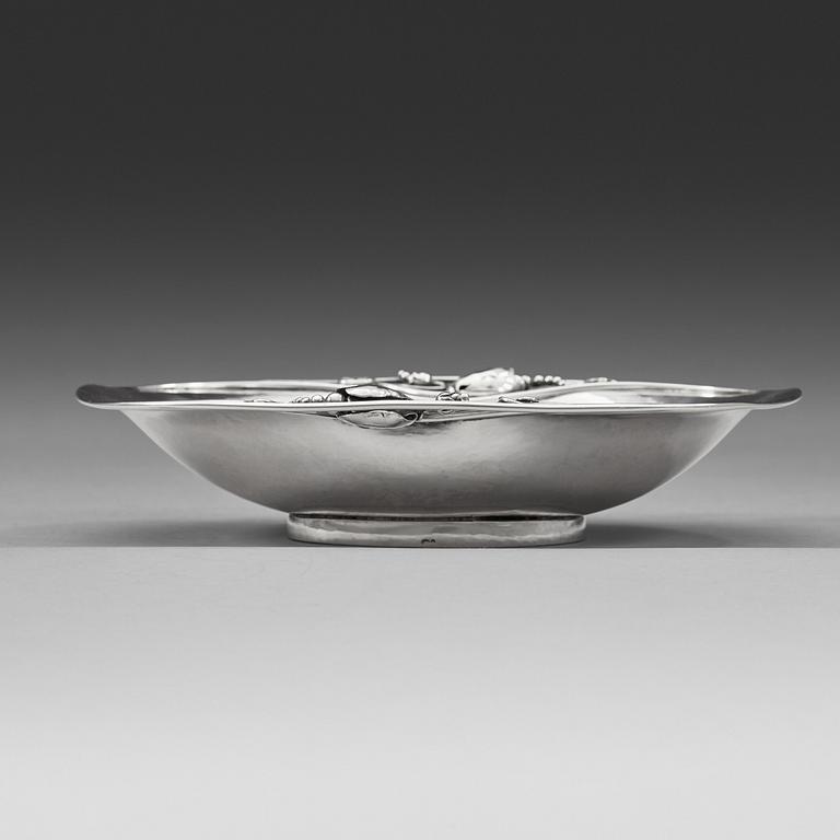 Georg Jensen, skålfat,  "Magnolia/Blossom", Köpenhamn, 1918,