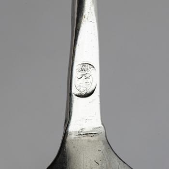 A Scandinavian 17th/18th century silver spoon.