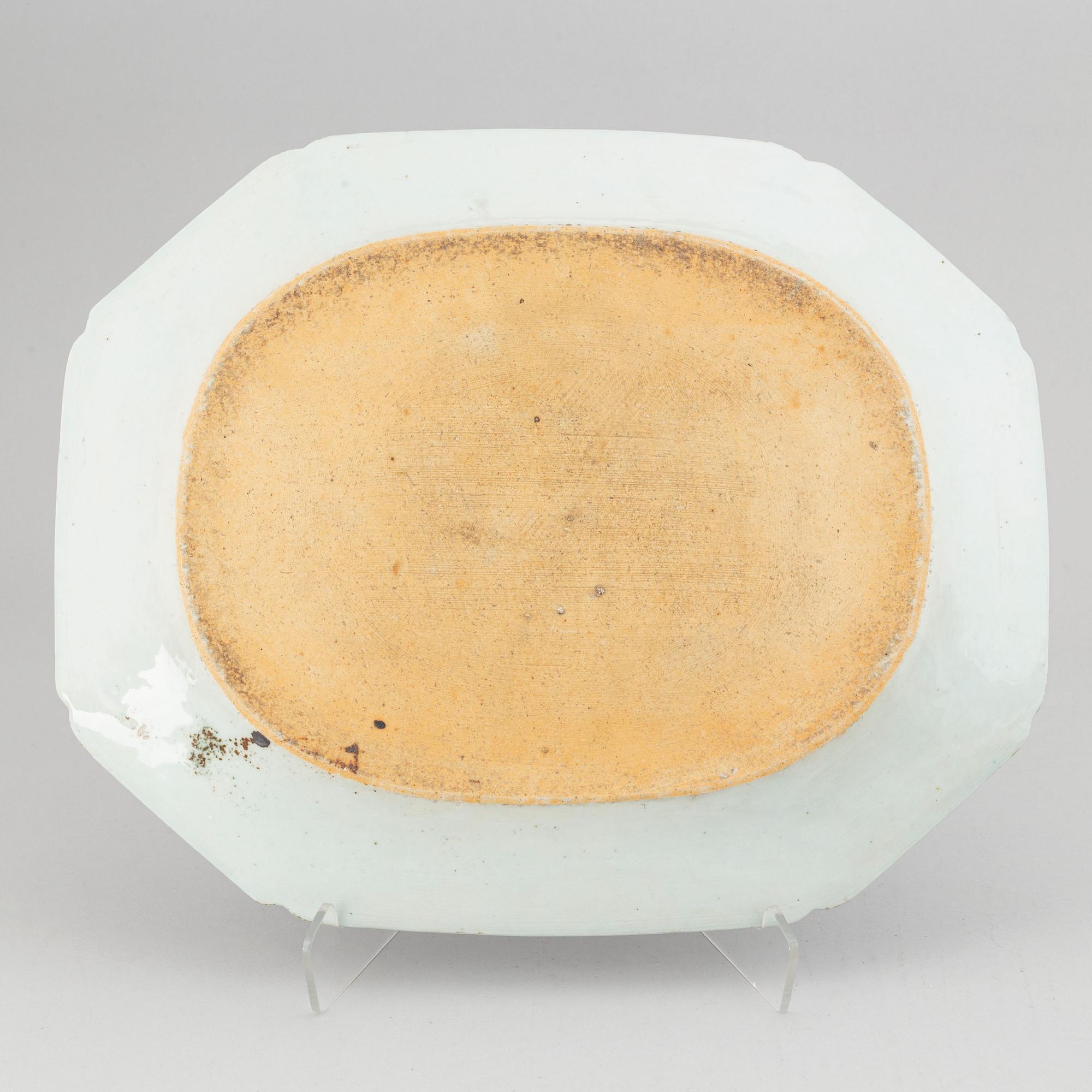 Stekfat, kompaniporslin. Qingdynastin, Qianlong (1736-95).