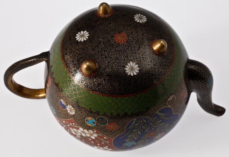 TEKANNA. Cloisonne. Orientalisk. 1900-tal.