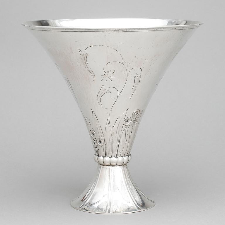 VAS, silver, K Anderson, Stockholm, 1930. Vikt ca 418g.