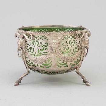 A GERMAN SILVER SWEET MEAT BOWL, first half of the 20th century.