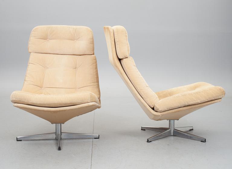 FÅTÖLJER, ett par, möjligen Dux, 1960/70-tal.