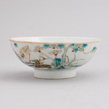 A Chinese crane and deer bowl, around the year 1900.