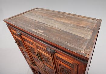 SKÅP, orientaliskt, 1800-/1900-tal.