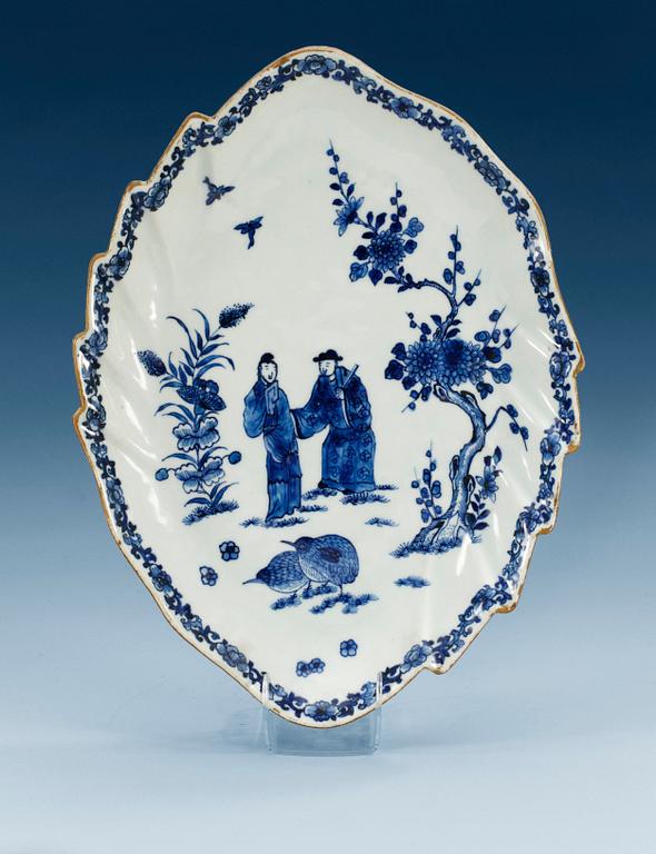 A blue and white leaf shaped dish, Qing dynasty, Qianlong (1736-95).