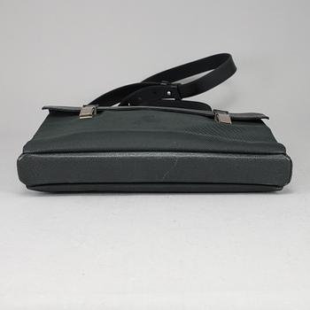 LOUIS VUITTON, väska, "Taiga Saratov GM".