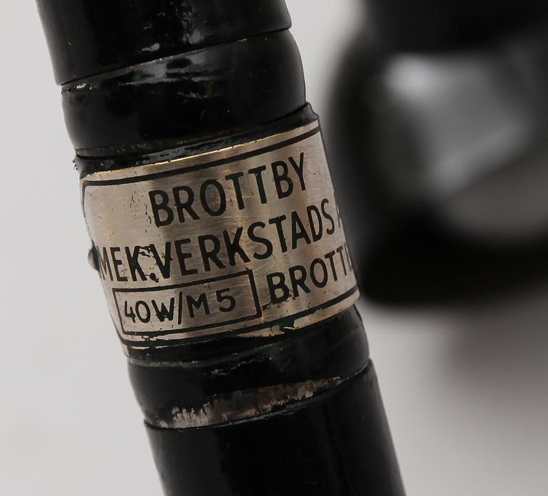 VÄGGLAMPA, industrimodell, Brottby Mek Verkstads A B Möndal 1900-talets första hälft.