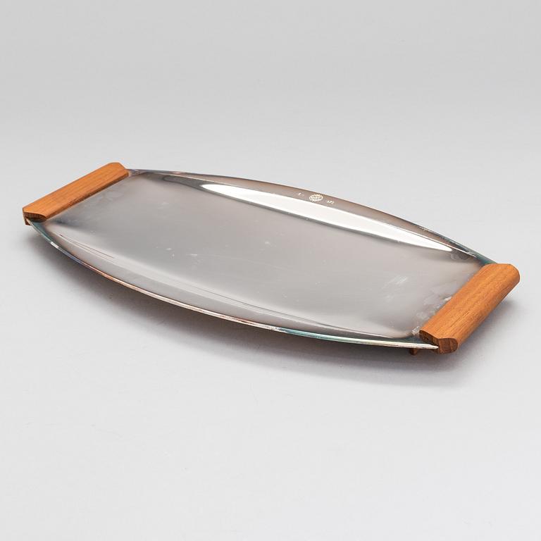 TAPIO WIRKKALA, BRICKA, nysilver och teak, TW 225, stämpelsignerad TW. Hopeakeskus, Finland, 1960-tal.