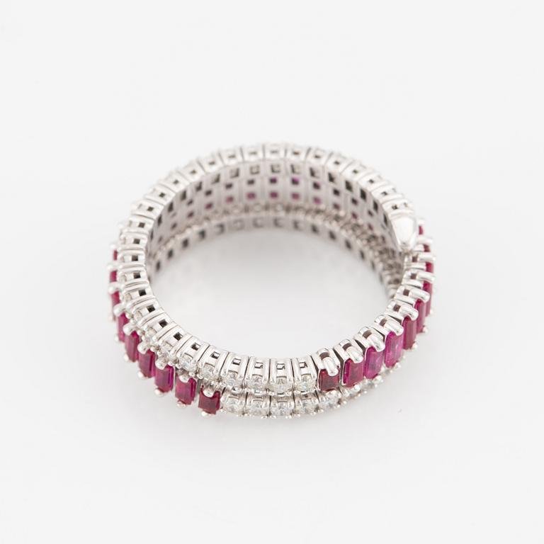 Ring, 18K white gold with rubies and brilliant-cut diamonds.