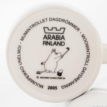 Muminmugg, "Mumintrollet dagdrömmer", porslin, Moomin Characters, Arabia 2005.