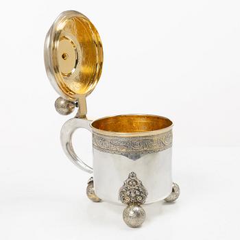 C.G. Hallberg, Dryckeskanna, silver, Stockholm 1928.