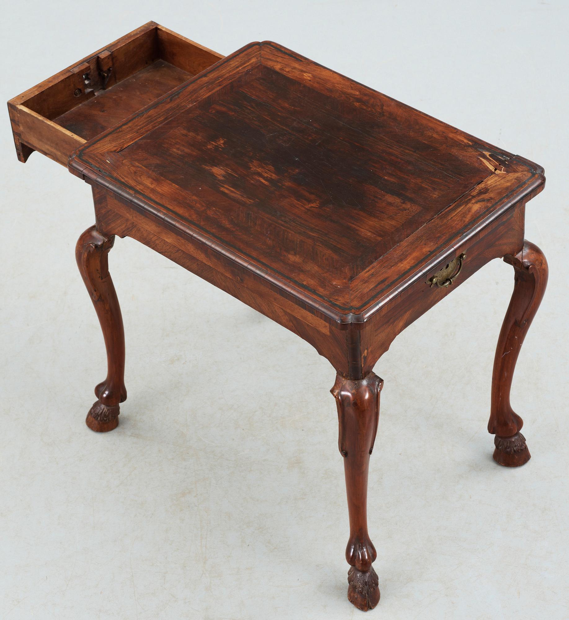 BORD, senbarockstil, sydeuropa 1800-tal.