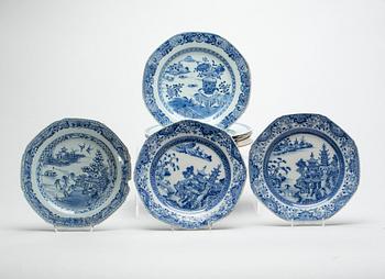 TALLRIKAR, 8 st, porslin, Kina, Qianlong (1736-95).