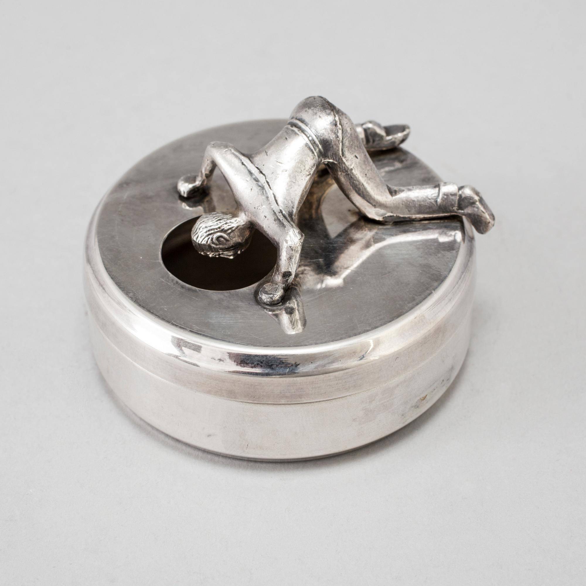 A plated silver box for cufflinks by Widerholm & Dahlberg in Eskilstuna, first half of the 20th century.