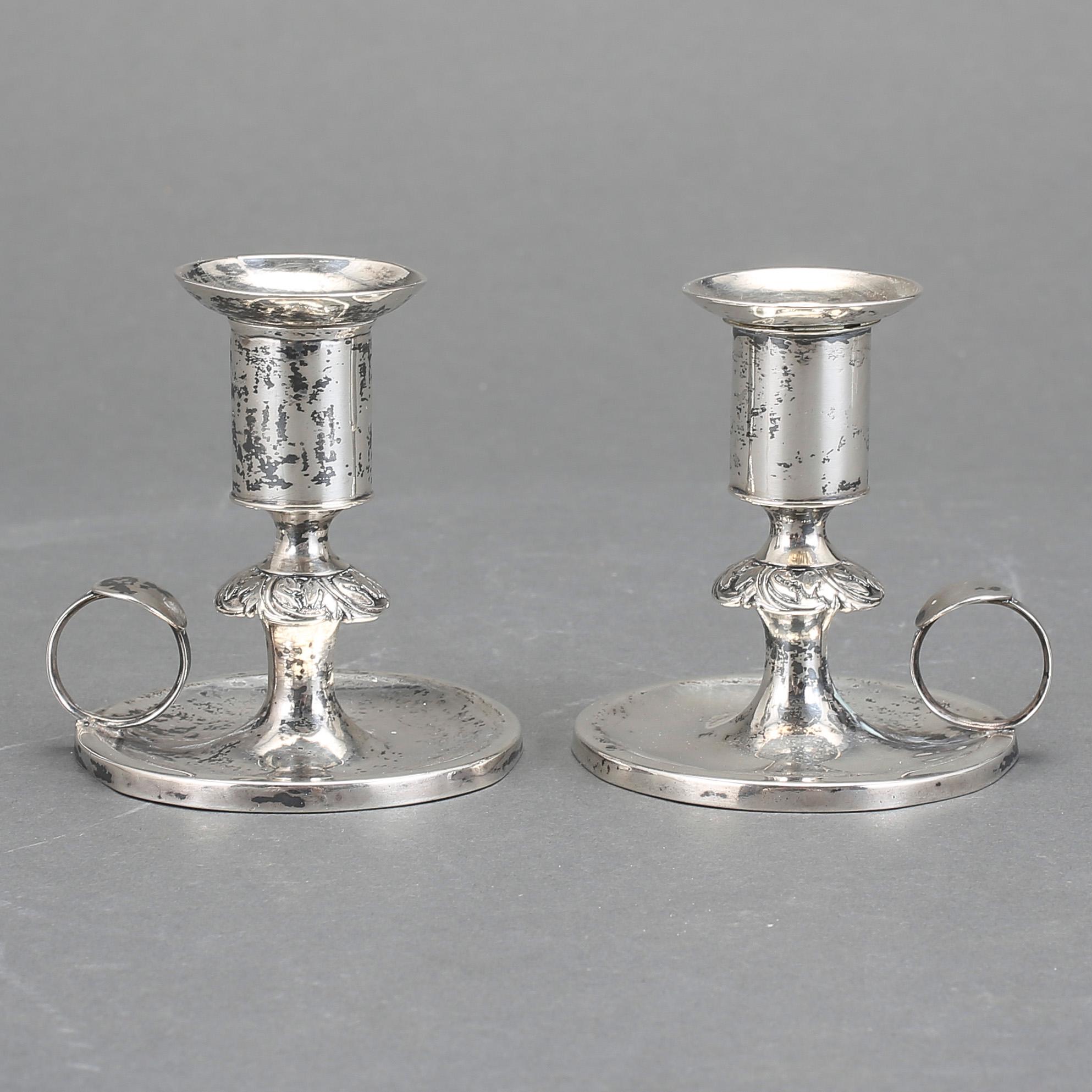 LJUSSTAKAR, s k nattljusstakar, ett par, silver, Johan Fredric Björnstedt, Stockholm 1822. Vikt ca 195 gram.