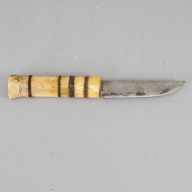 A Sami reindeer horn knife, dated 1924.