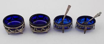 SALTKAR, 1 par silver samt SALTKAR, 1 par, nysilver, 1900-talets första hälft.