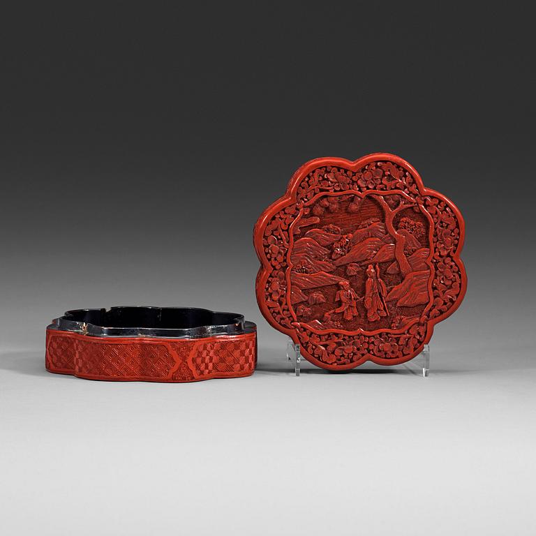 A red lacquer box with cover, Qing dynasty (1644-1912).