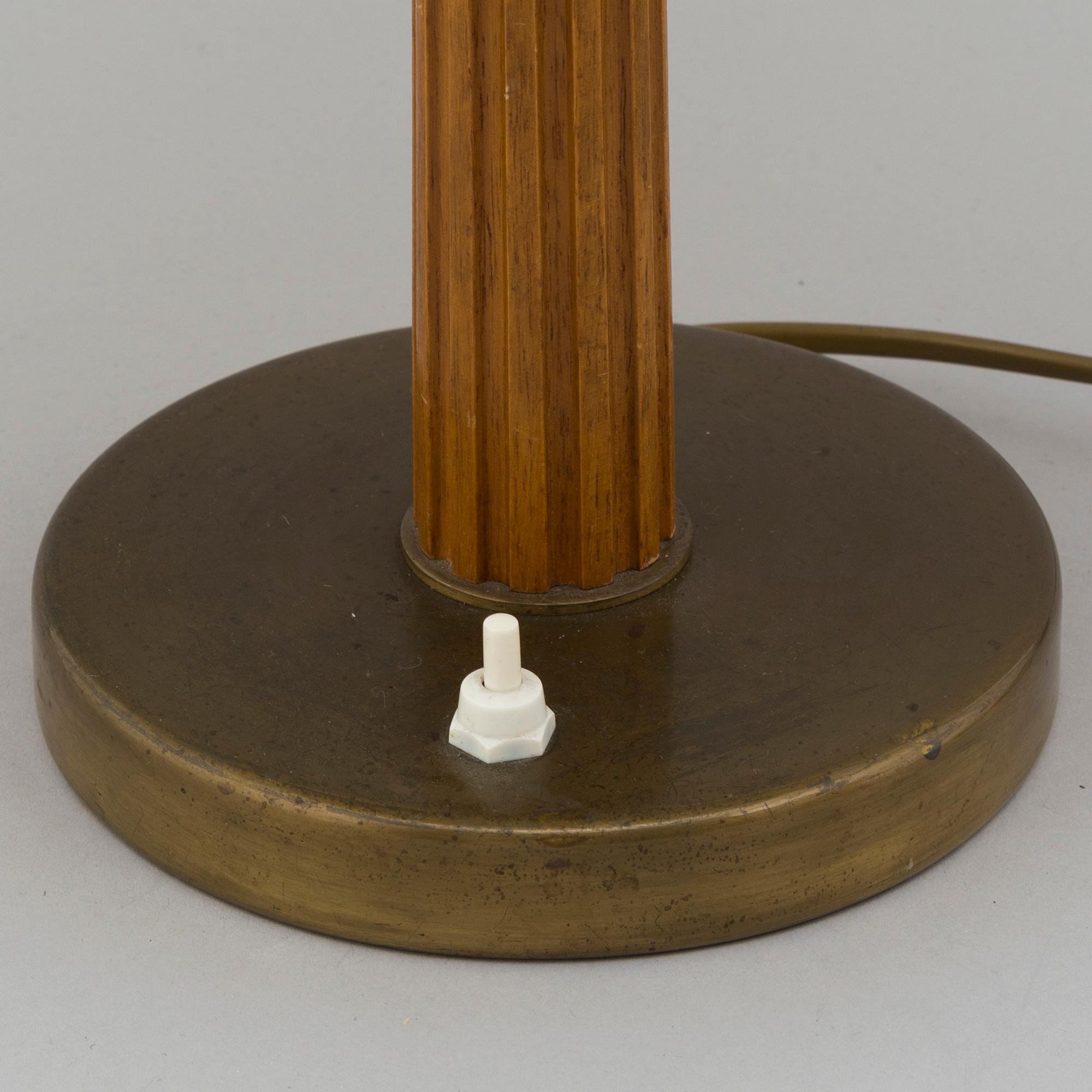 A 1930s / 40s table lamp.