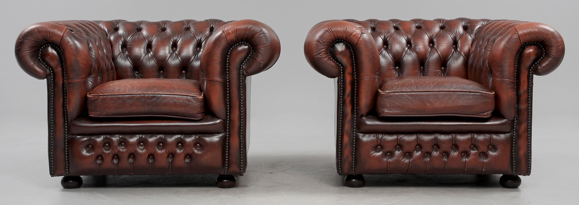 FÅTÖLJER, ett par, Chesterfieldmodell, 1900-talets fjärde kvartal.
