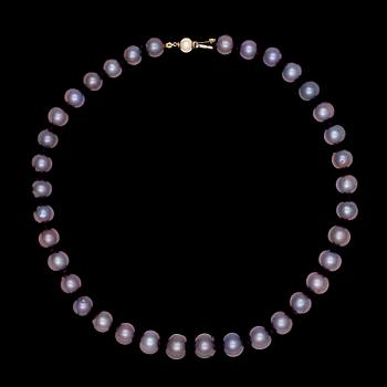 129. NECKLACE, cultured Tahiti pearls, 12,3-10,3 mm.
