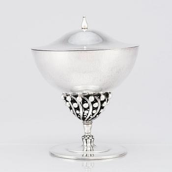 Johan Rohde, a lidded sterling silver bowl on a stem, Copenhagen 1945-77, design nr 43.