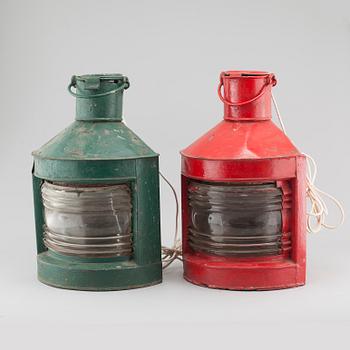 LANTERNOR, ett par, 1900-talets första hälft.