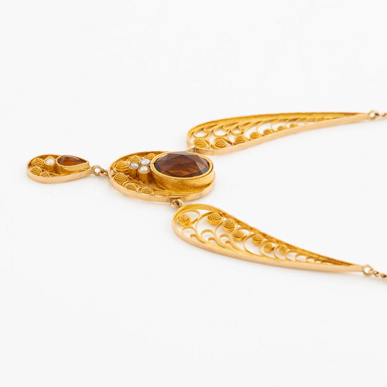 Collier, Dahlgren & Co, Malmö 1908, 18K gold with citrine and seed pearls.