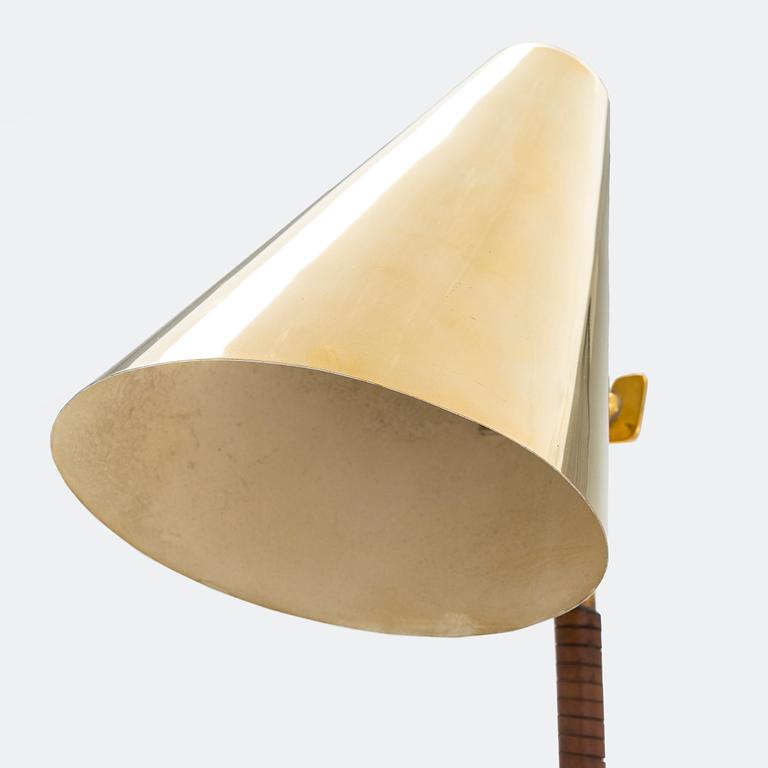 Paavo Tynell, a mid-20th-century '9225' table lamp for Taito, Finland.