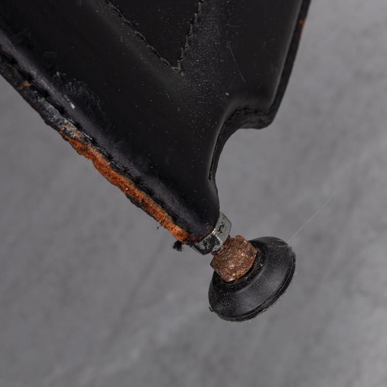 Tito Agnoli, 6 leather 'Korium' chairs.  Matteo Grassi.