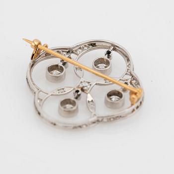 Brooch, 18k white gold openwork set with brilliant-cut diamonds.