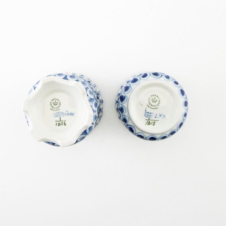 Cigar and cigarette holder "Musselmalet helblonde" Royal Copenhagen Denmark porcelain.