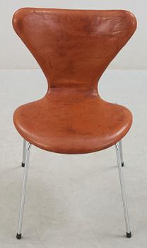 STOL, "Sjuan", Arne Jacobsen, Fritz Hansen, formgiven 1955.