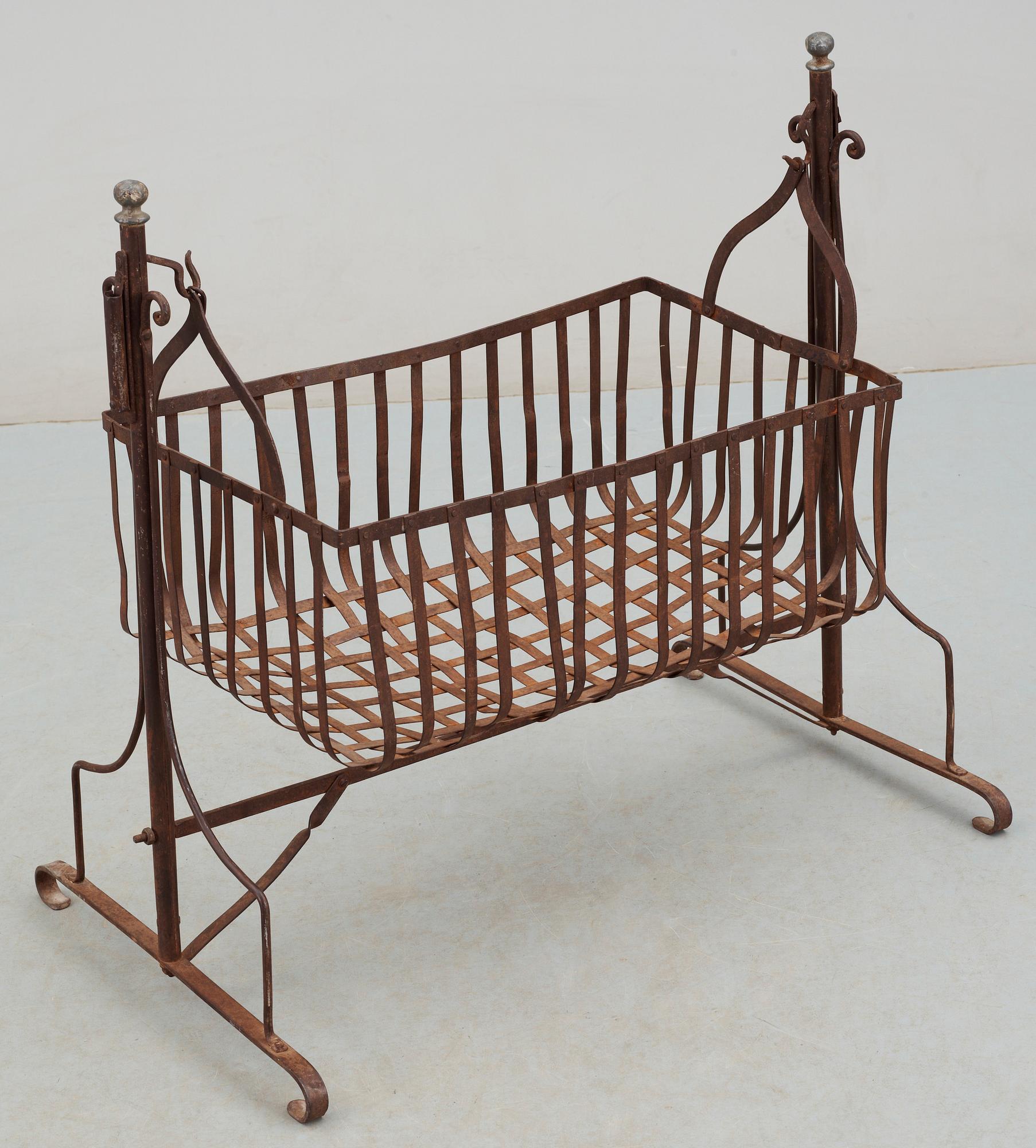BARNSÄNG, järnsmide, tidigt 1800-tal.