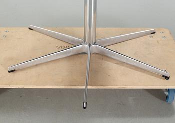 ARNE JACOBSEN, bord, "Cirkulär / A826,", Fritz Hansen, 2000-tal.