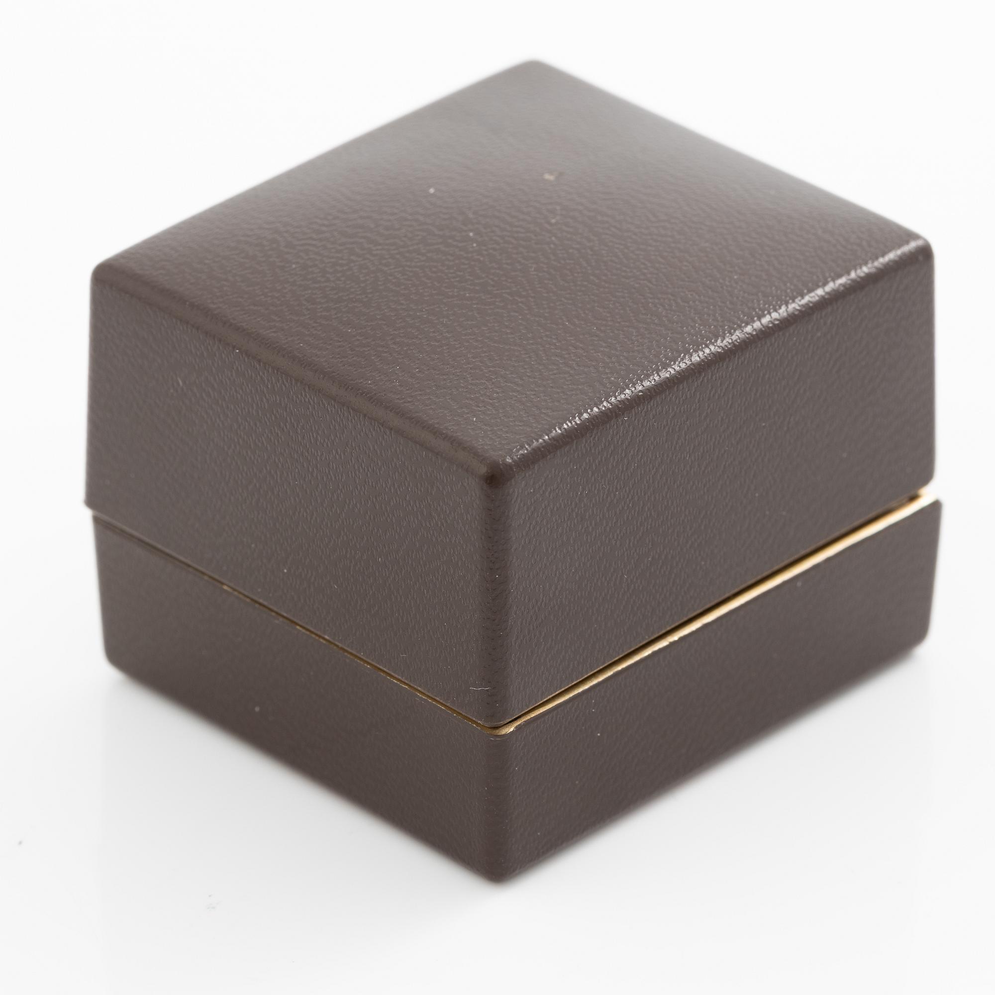 Ring, cameo model, white gold with brilliant-cut diamonds.