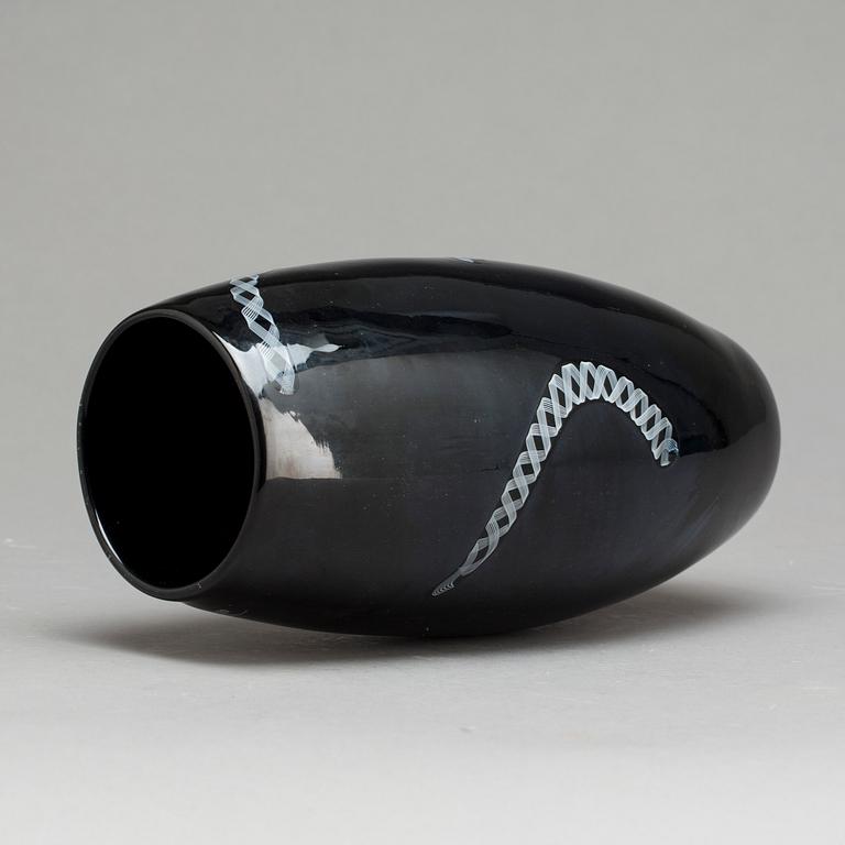 AN ERMANNO TOSO & VITTORIO FERRO VASE, later part of the 20th century.