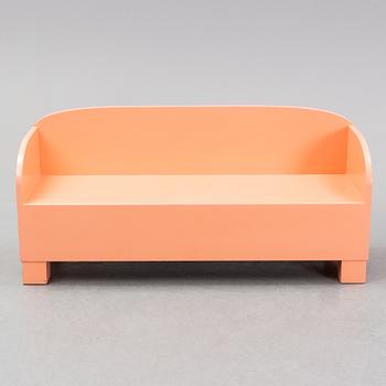 Marie-Louise Ekman, a bench/sofa, executed for the Marie-Louise Ekman exhibition at Moderna Museet, Stockholm 2017.
