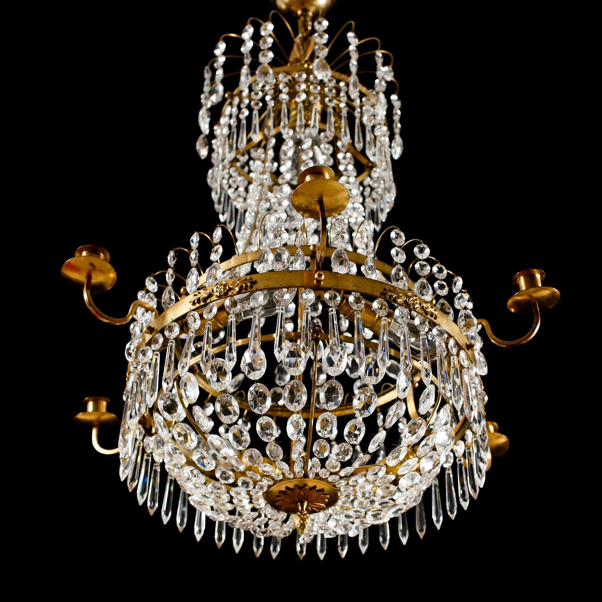 LJUSKRONA, gustaviansk stil, 1900-talets första hälft, höjd 65 cm.