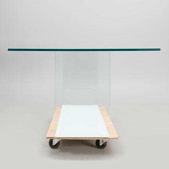 A "Valencia" table, design by Lievore Altherr Molina for Sovet Italia.