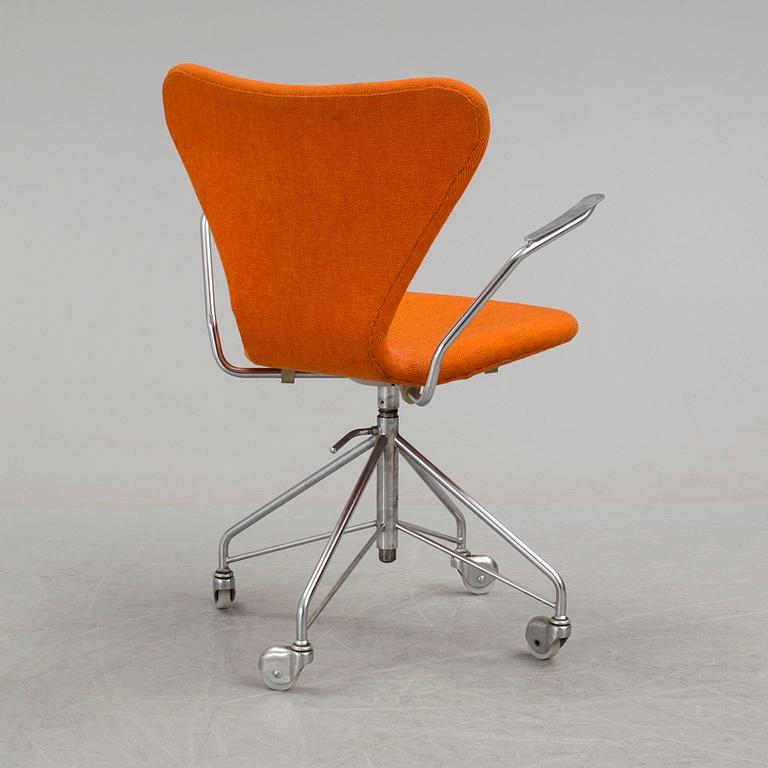 ARNE JACOBSEN,