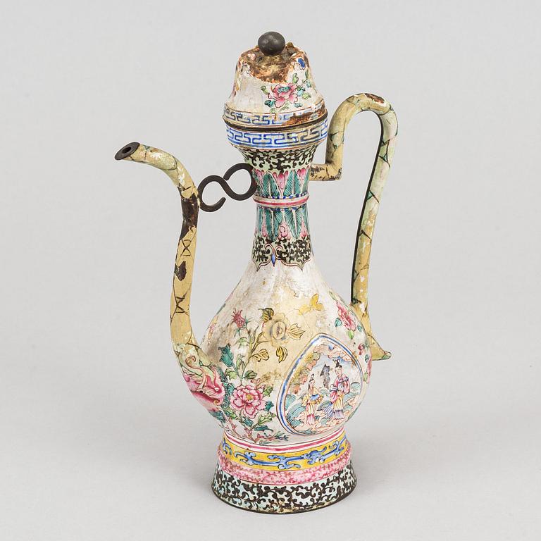 An enamel on copper coffee pot with cover, Qing dynasty, 18th Century.