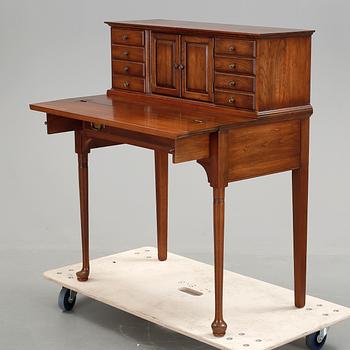 DAMSKRIVBORD, Pennsylvania house, 1900-talets andra hälft.
