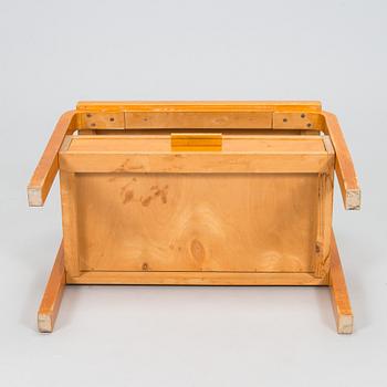 Alvar Aalto, bord / sidobord, modell 87, för O.Y. Huonekalu- ja Rakennustyötehdas A.B. tidigt 1950-tal.