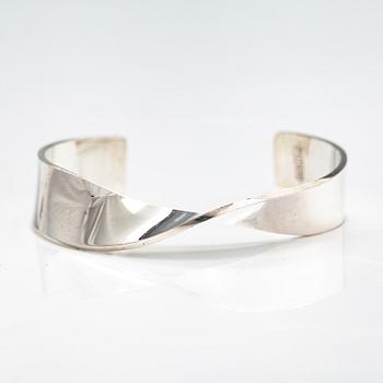 Pekka Piekäinen, A sterling silver bracelet. Platinoro, Turku.