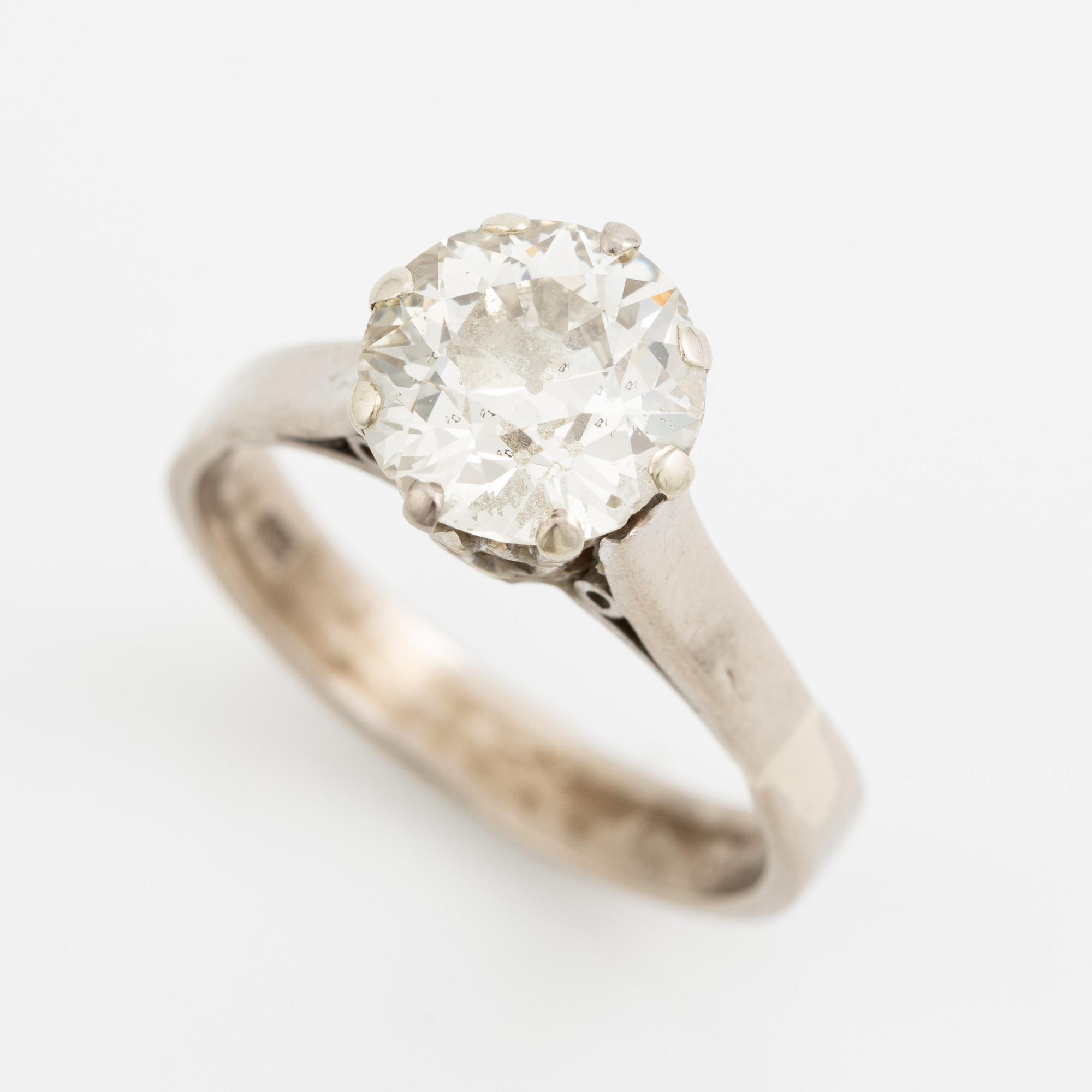 Ring 18K vitguld med gammalslipad diamant 2.63 ct.