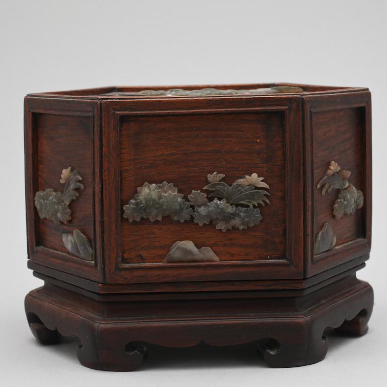 ASK, trä och sten, sannolikt Kina, 1900-tal.