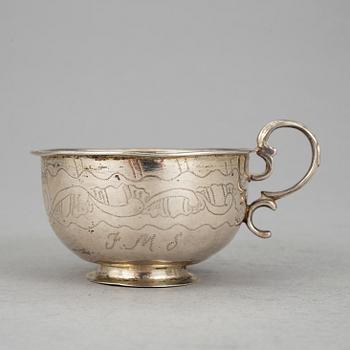 A silver drinking cup probably by Hans Georg Granroth in Sala(active 1756-1790). Wegith c. 28 gram.