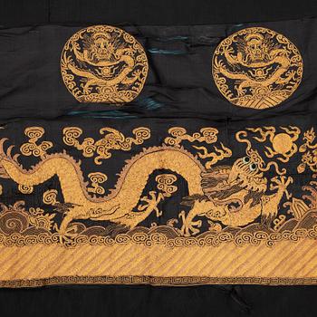 An embroidered silk drape / panel, Qing dynasty.